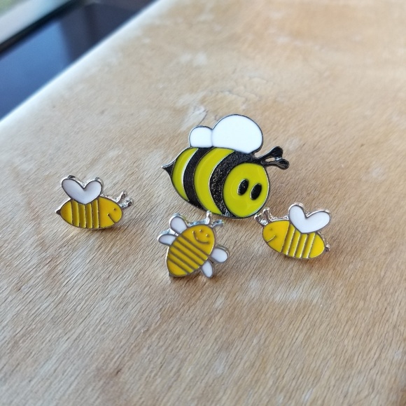 Busy Bees Pin Set - Picture 2 of 4